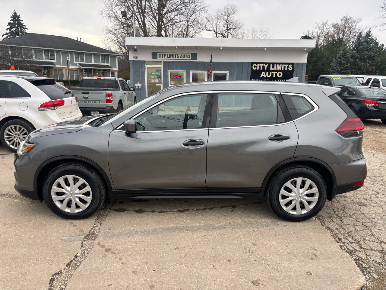 2018 Nissan Rogue S 2WD