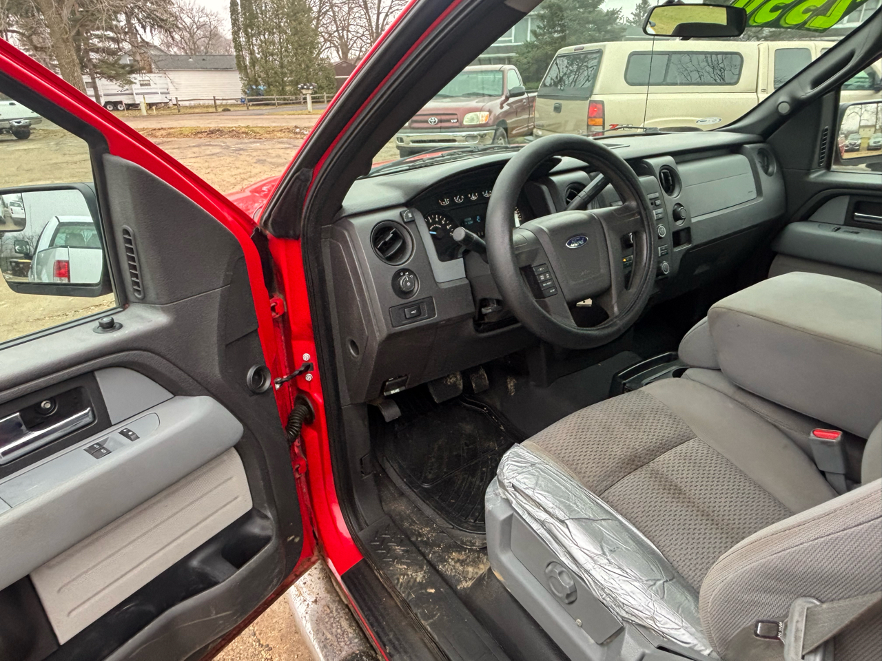 Ford F-150 XL Reg. Cab Long Bed 2WD 2012