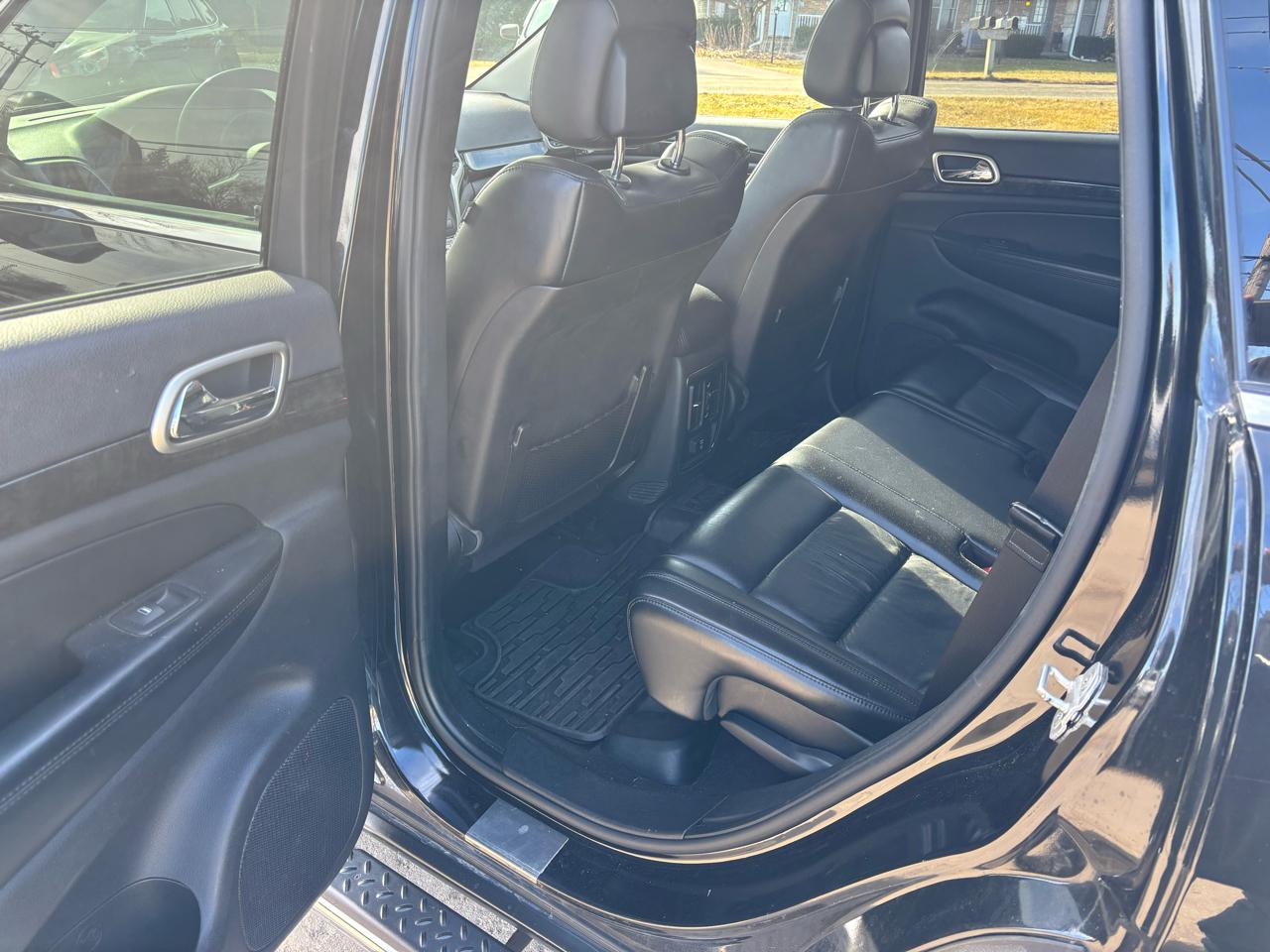 Jeep Grand Cherokee Laredo 4WD 2011