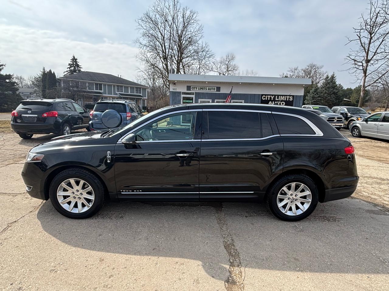 Lincoln MKT Livery AWD 2015