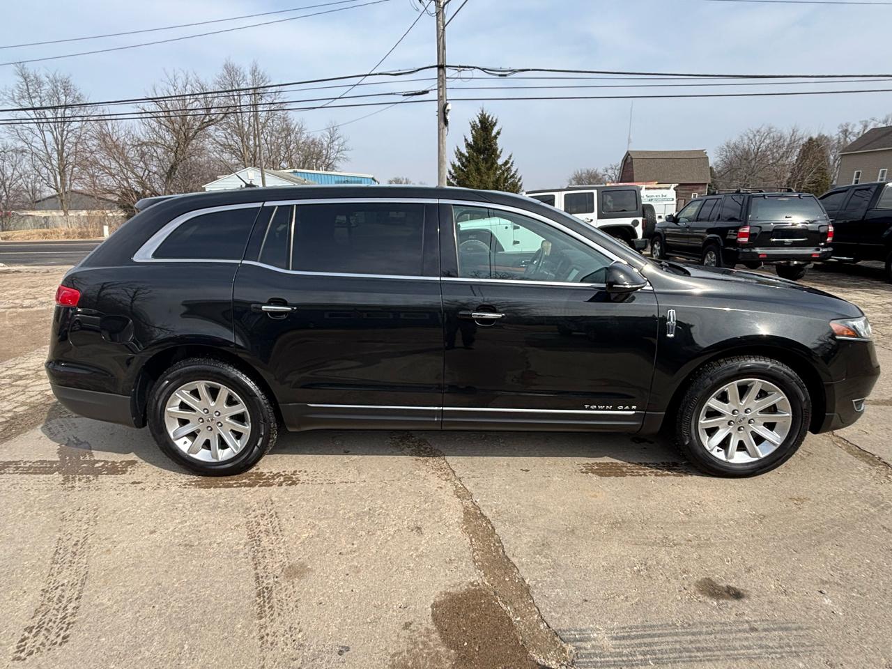 Lincoln MKT Livery AWD 2015