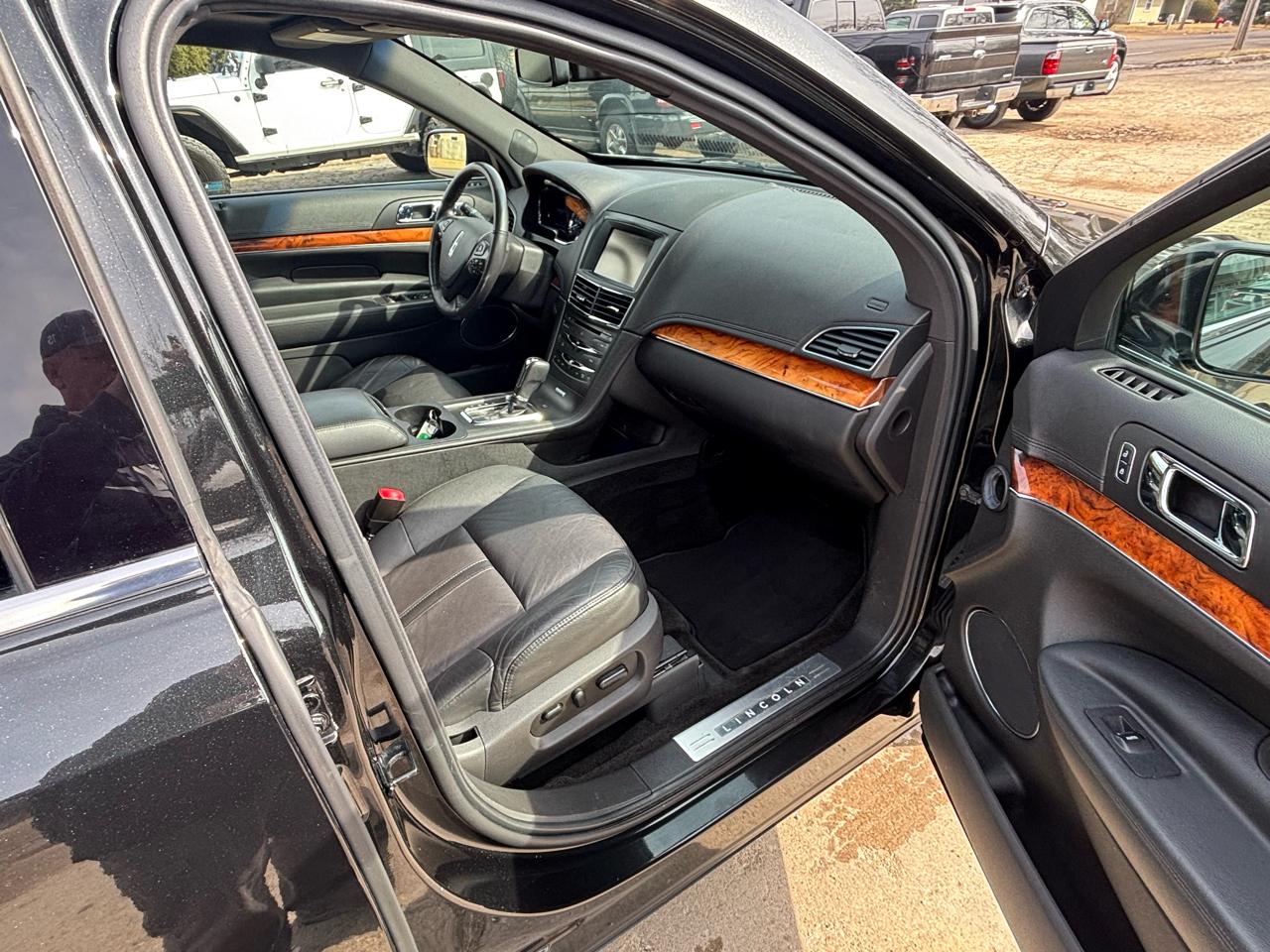 Lincoln MKT Livery AWD 2015