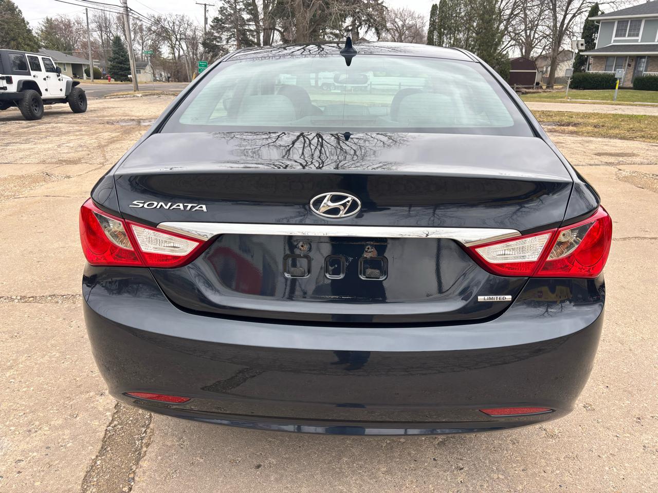 Hyundai Sonata Limited Auto 2011
