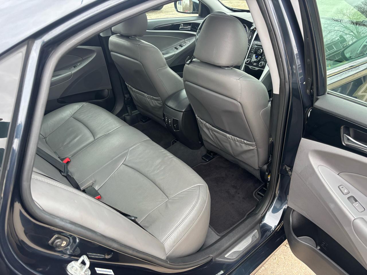 Hyundai Sonata Limited Auto 2011