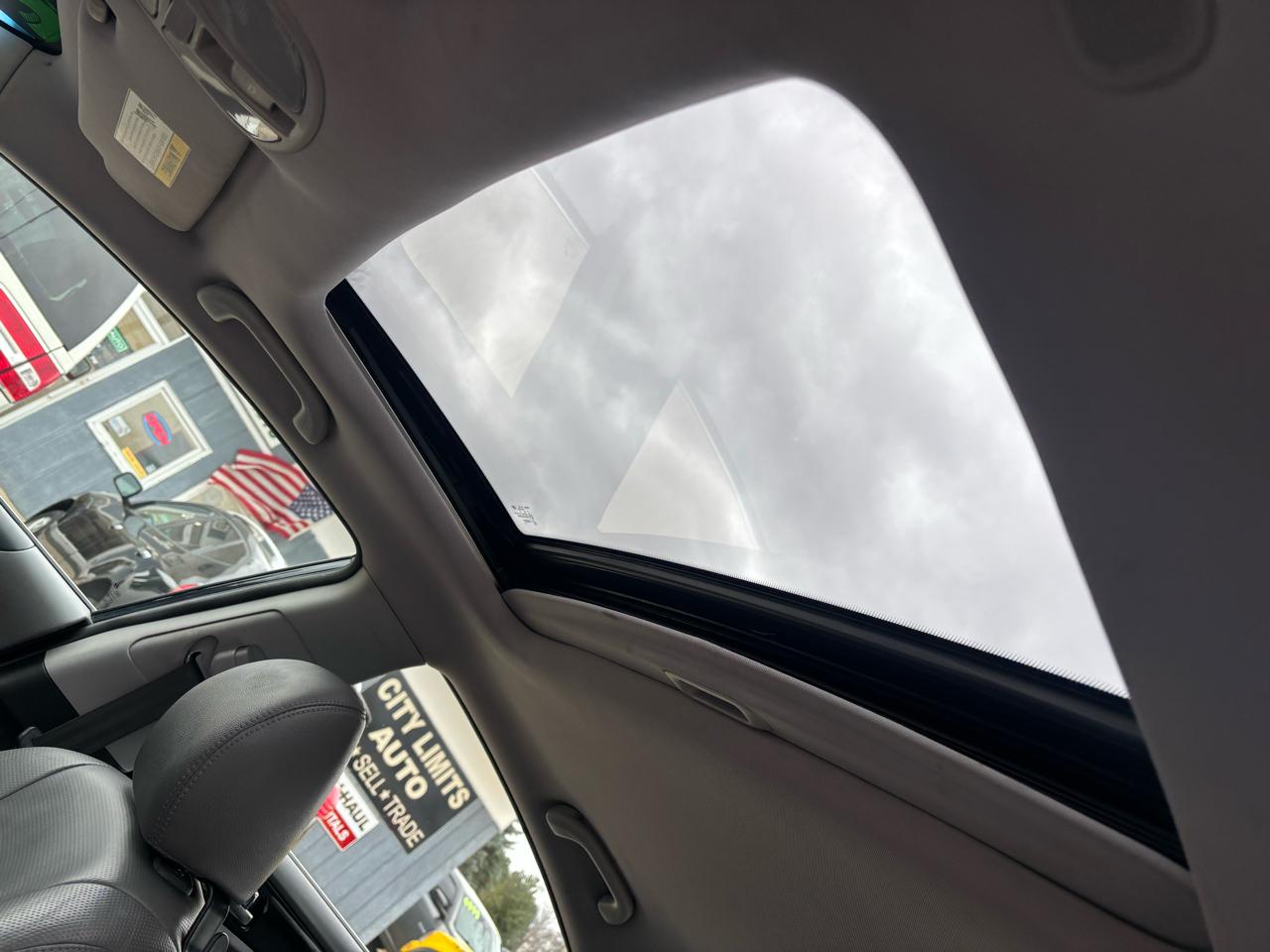 Hyundai Sonata Limited Auto 2011