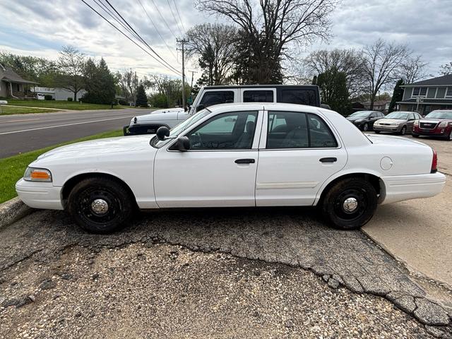 White 2009 Ford Crown Victoria Police Interceptor Sedan Rear-Wheel Drive Automatic