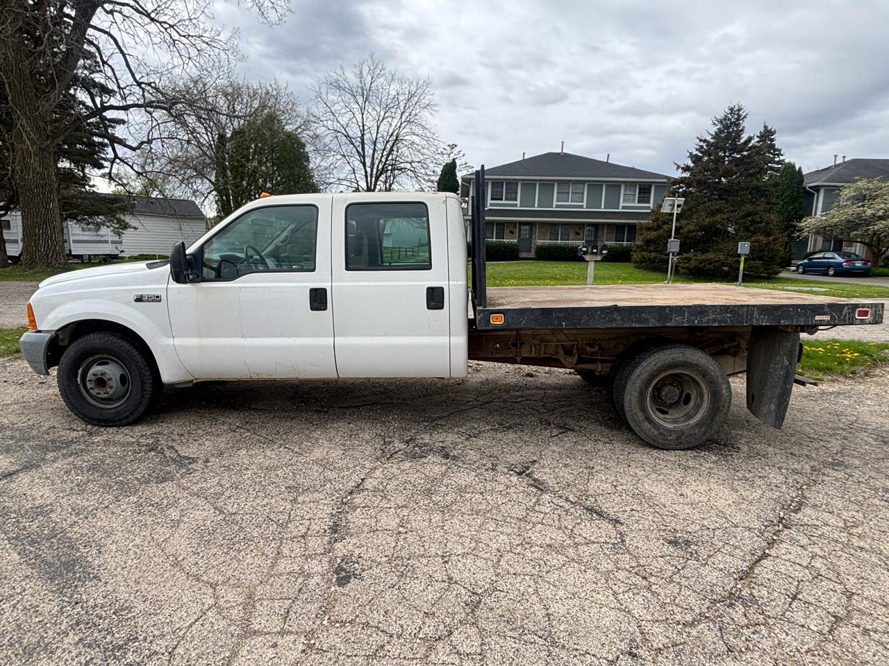 2000 Ford F-350 SD Lariat Crew Cab Short Bed 2WD DRW