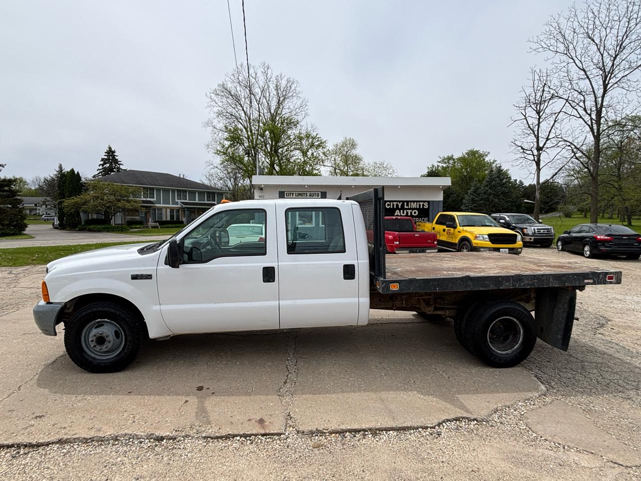 2000 Ford F-350 SD Lariat Crew Cab Short Bed 2WD DRW