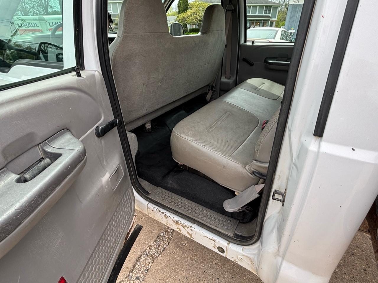 Ford F-350 SD Lariat Crew Cab Short Bed 2WD DRW 2000
