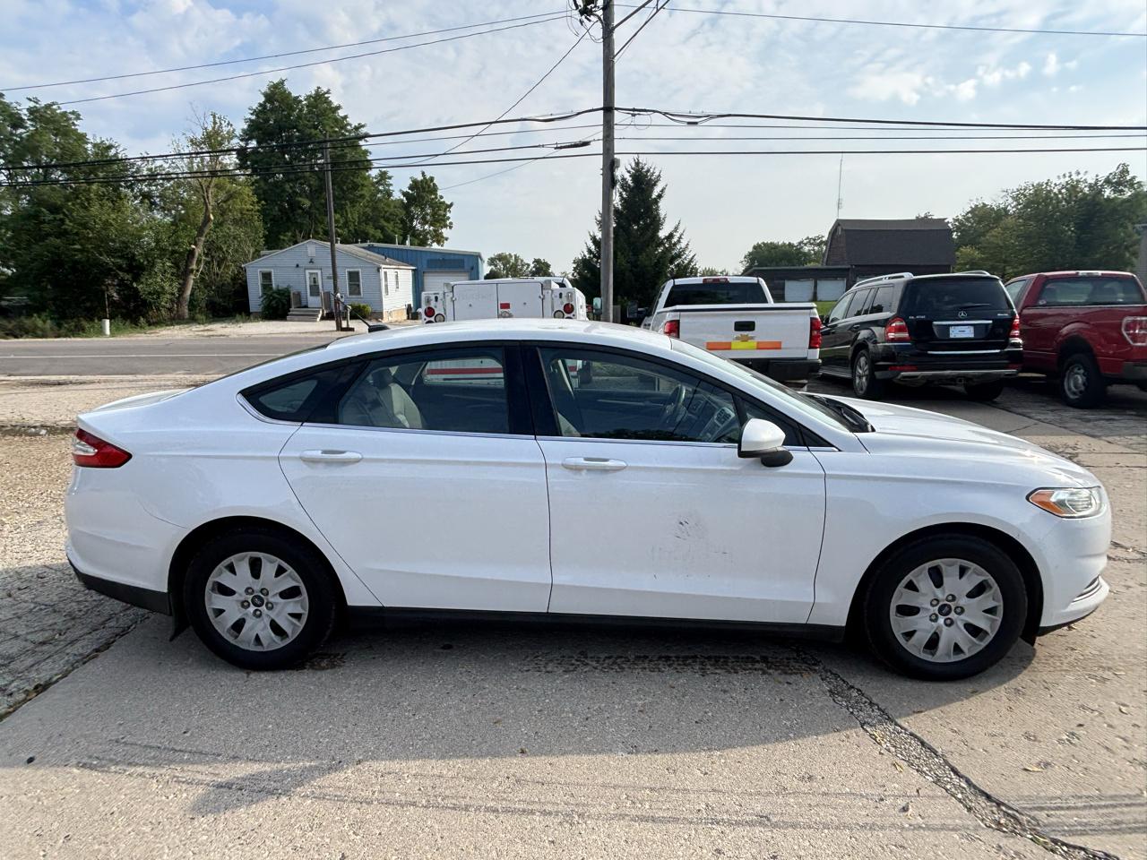 Ford Fusion S 2014