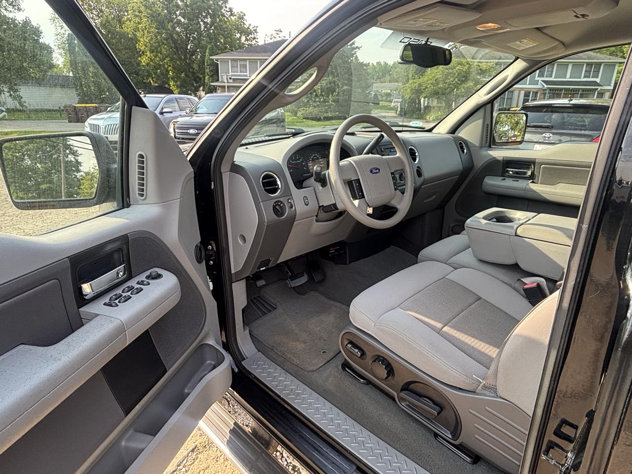 Ford F-150 XLT 6.5-ft. Bed 4WD 2005
