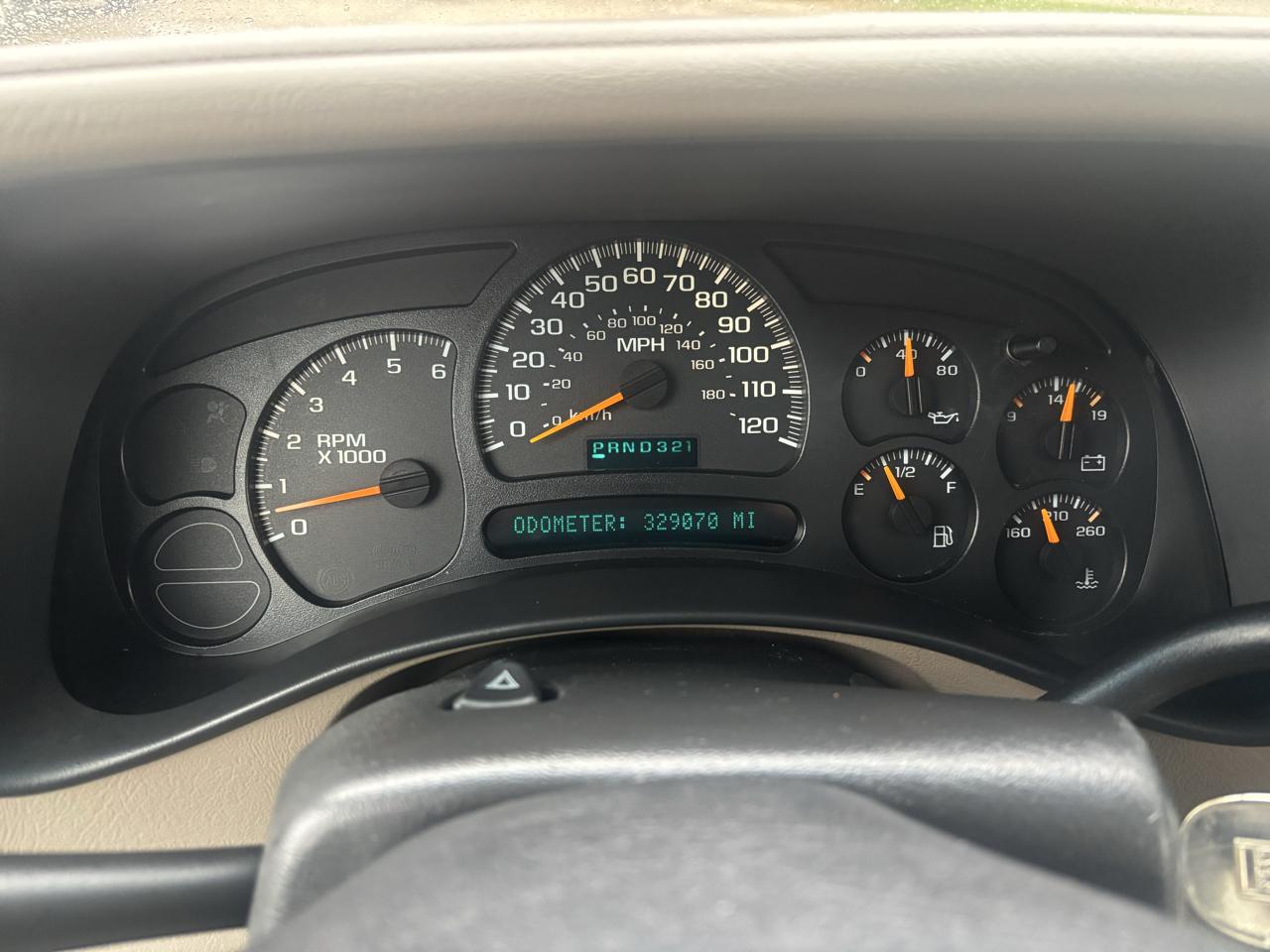 Chevrolet Suburban 1500 4WD 2005