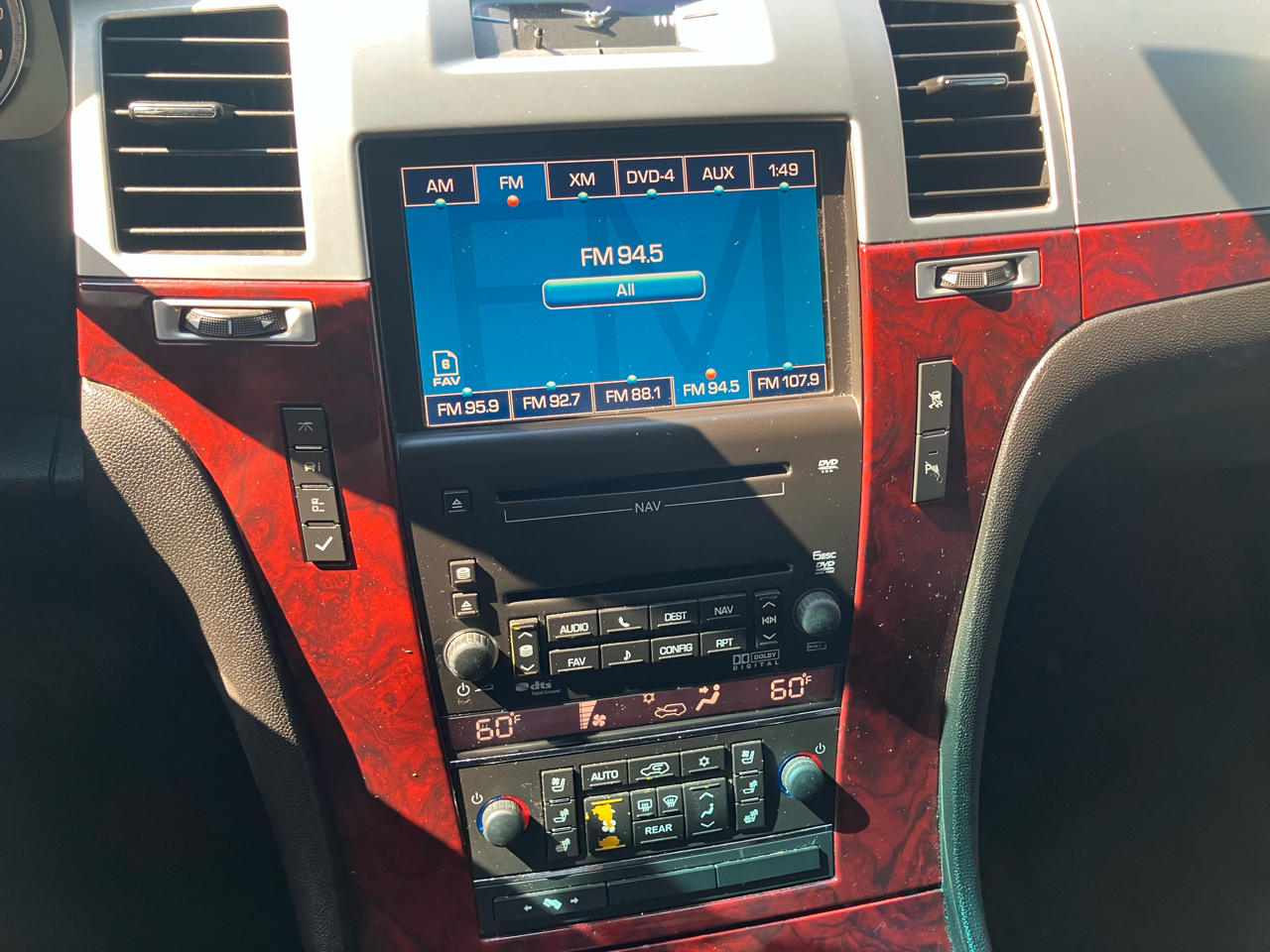 Cadillac Escalade AWD 4dr Luxury 2010 Cadillac Escalade AWD 4dr Luxury 2010