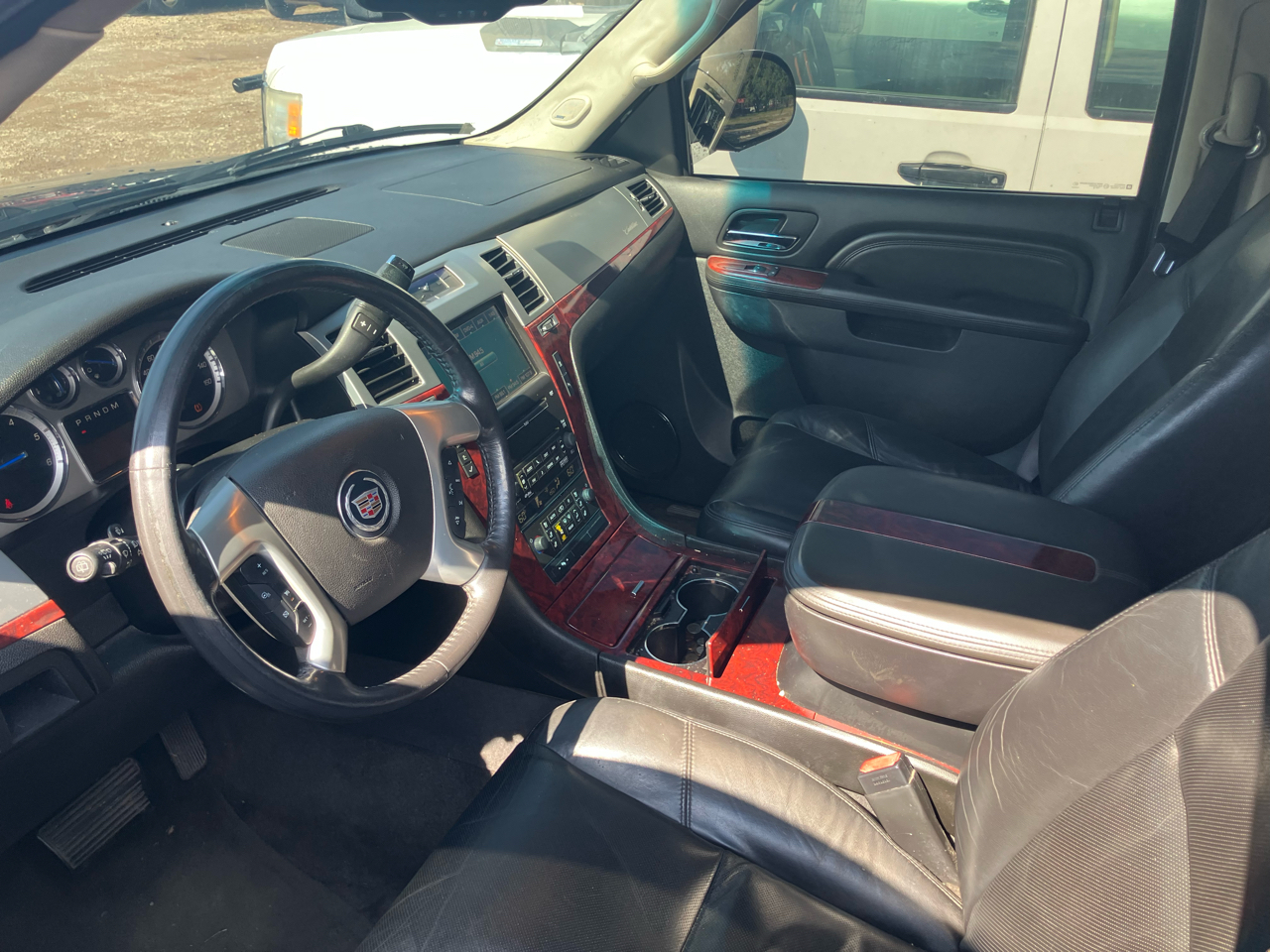 Cadillac Escalade AWD 4dr Luxury 2010 Cadillac Escalade AWD 4dr Luxury 2010