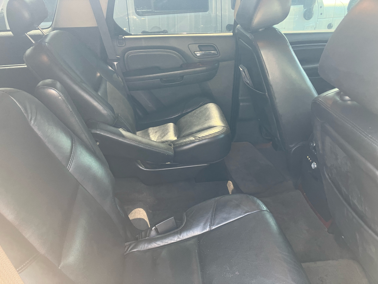 Cadillac Escalade AWD 4dr Luxury 2010 Cadillac Escalade AWD 4dr Luxury 2010