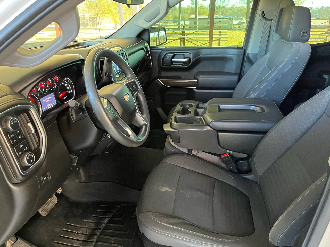 Chevrolet Silverado 1500 4WD Double Cab 147" LT 2020