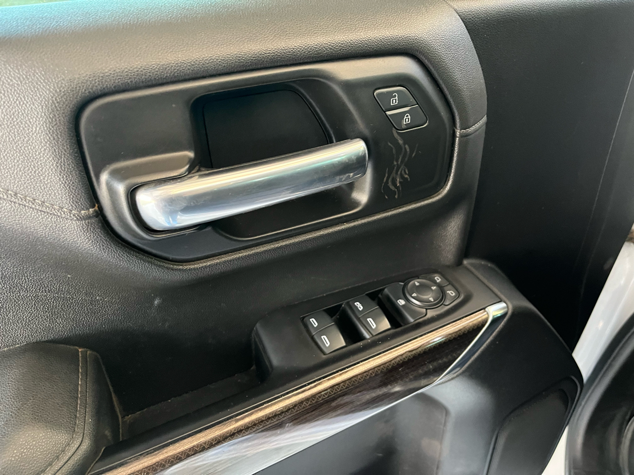 Chevrolet Silverado 1500 4WD Double Cab 147" LT 2020