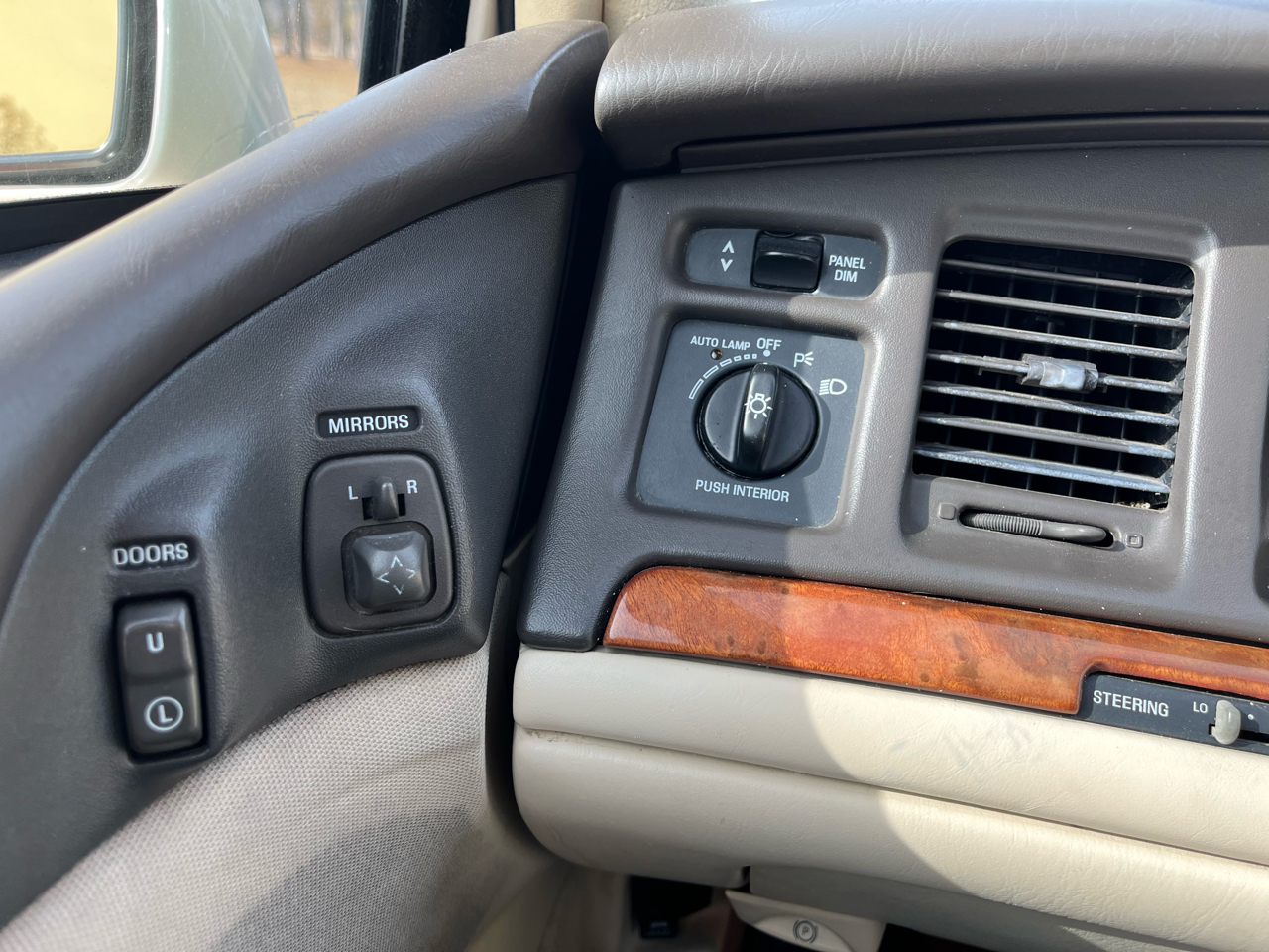 Lincoln Town Car 4dr Sdn Cartier 1996