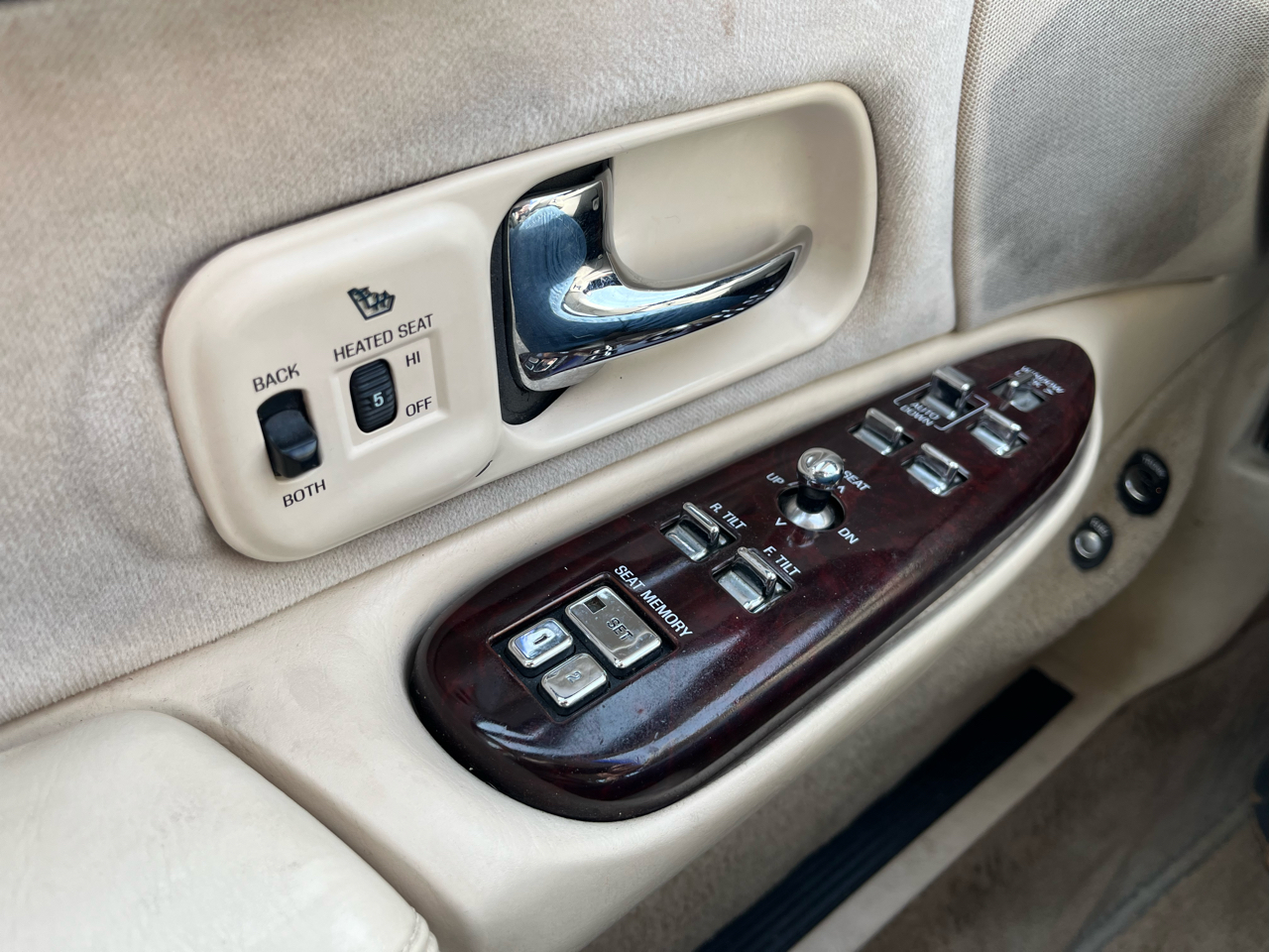 Lincoln Town Car 4dr Sdn Cartier 1996