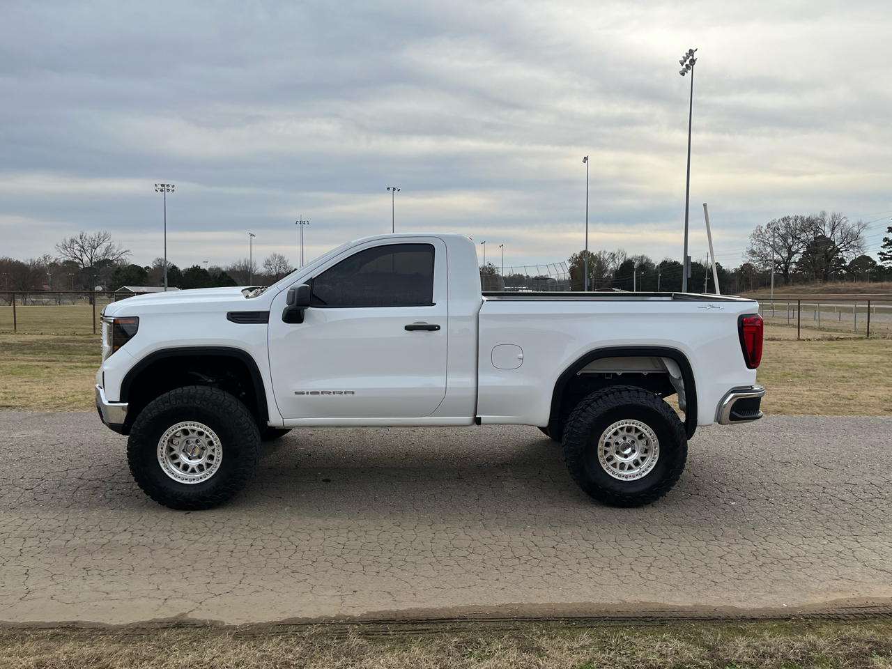 GMC Sierra 1500 4WD Reg Cab 126" Pro 2023