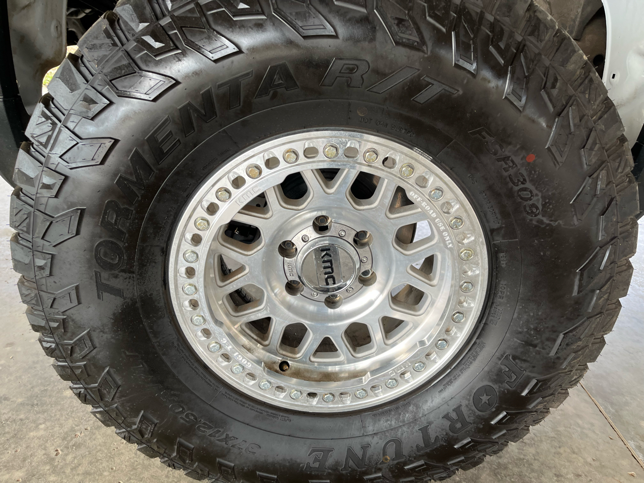 GMC Sierra 1500 4WD Reg Cab 126" Pro 2023