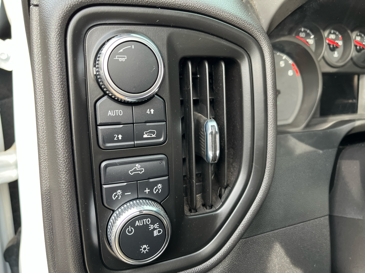 GMC Sierra 1500 4WD Reg Cab 126" Pro 2023