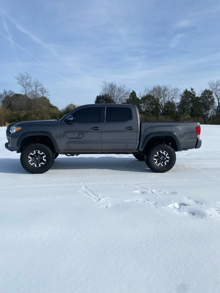 Toyota Tacoma 4WD Double Cab V6 MT TRD Off Road (Natl) 2016