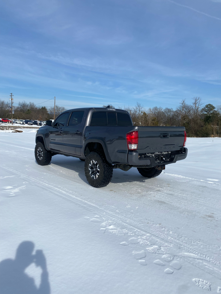 Toyota Tacoma 4WD Double Cab V6 MT TRD Off Road (Natl) 2016