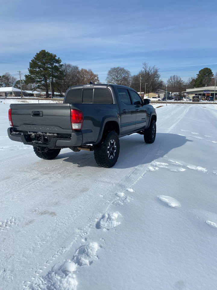 Toyota Tacoma 4WD Double Cab V6 MT TRD Off Road (Natl) 2016