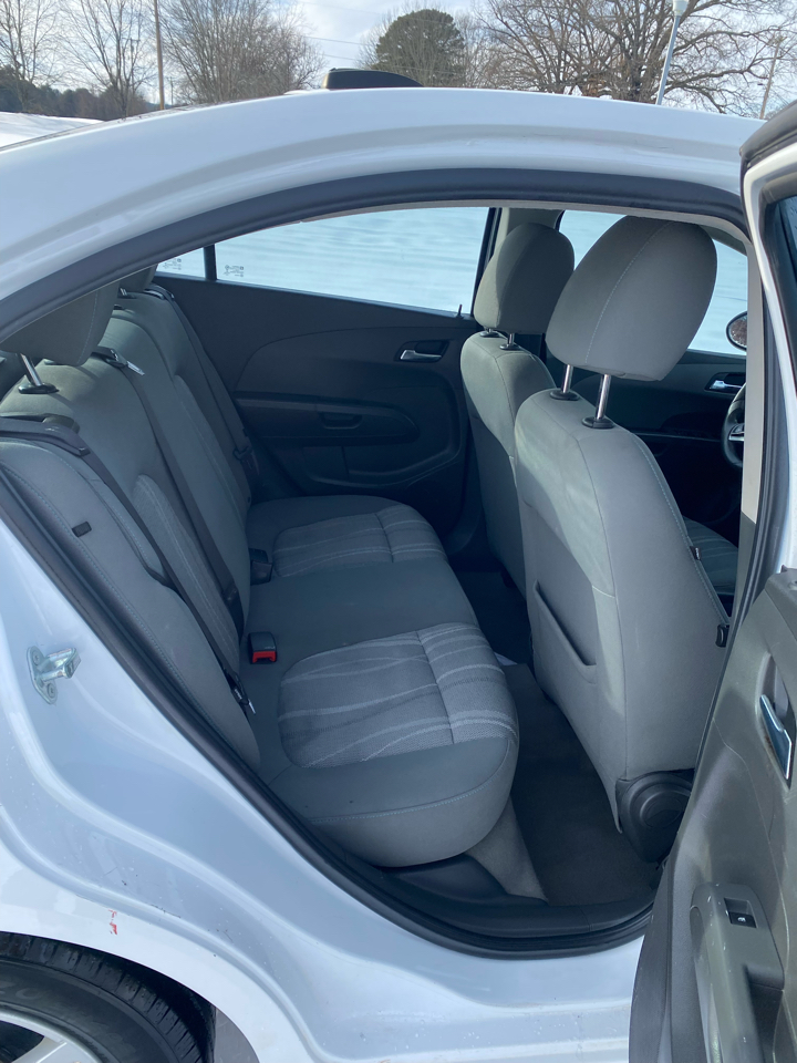 Chevrolet Sonic 4dr Sdn Auto LT 2018