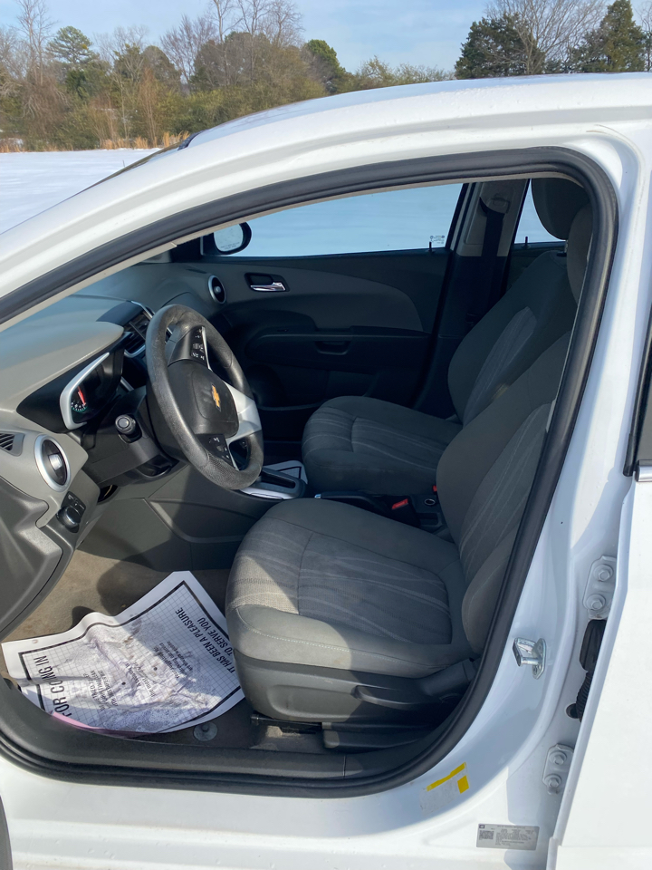 Chevrolet Sonic 4dr Sdn Auto LT 2018