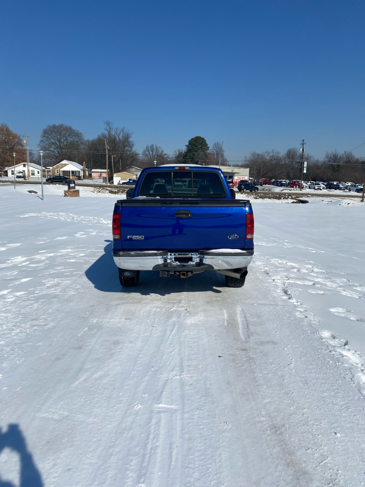 Ford Super Duty F-250 Crew Cab 156" Lariat 4WD 2003