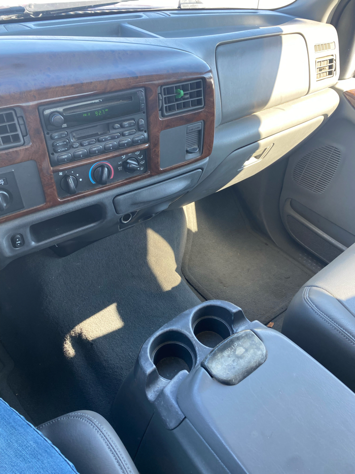 Ford Super Duty F-250 Crew Cab 156" Lariat 4WD 2003