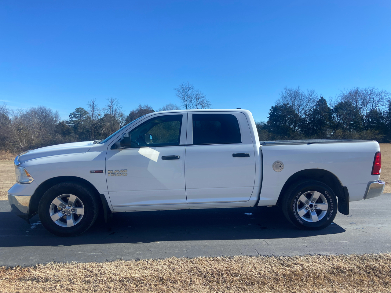 RAM 1500 2WD Crew Cab 140.5" Tradesman 2015