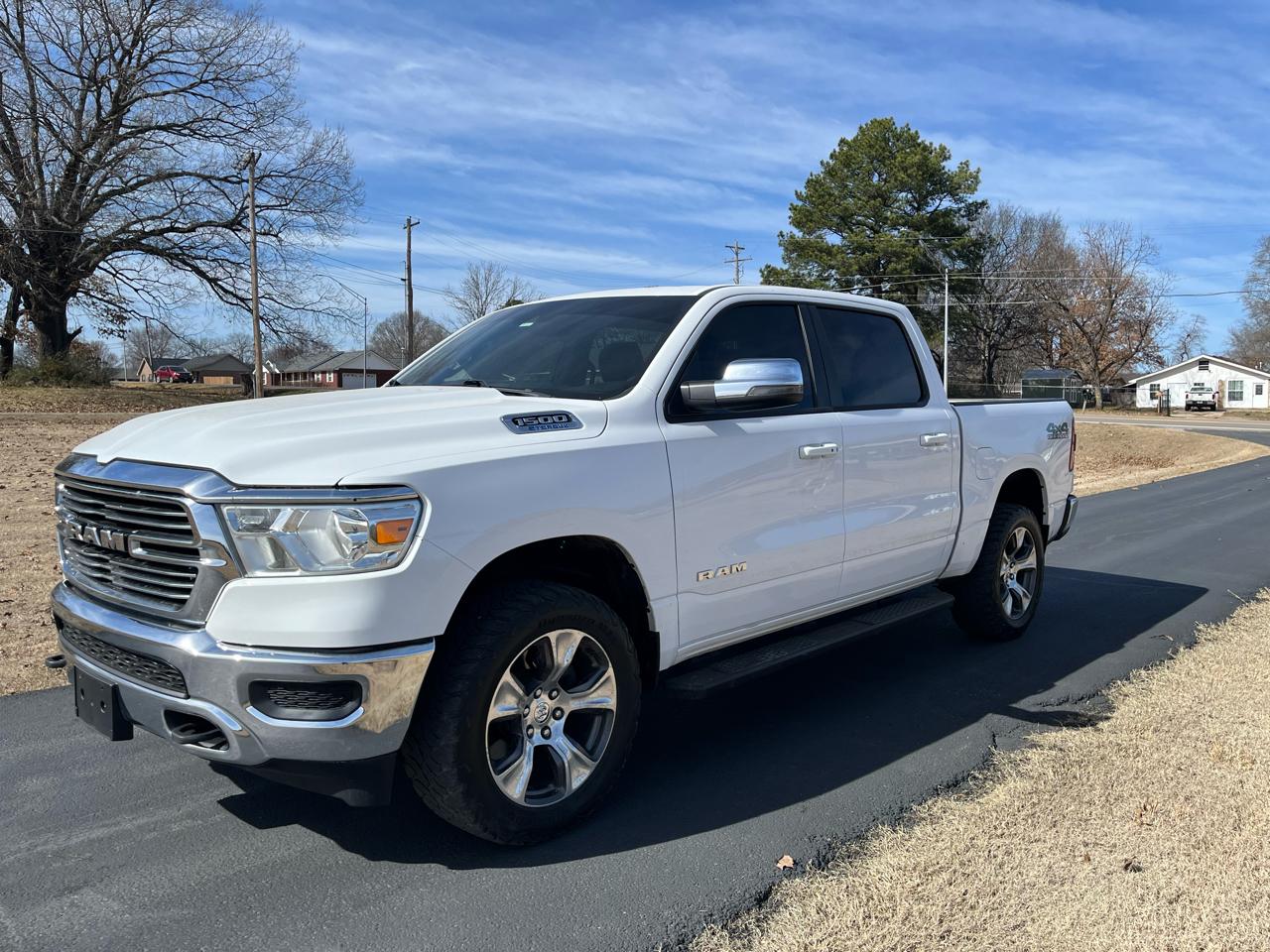 RAM 1500 Laramie 4x4 Crew Cab 5'7" Box 2023