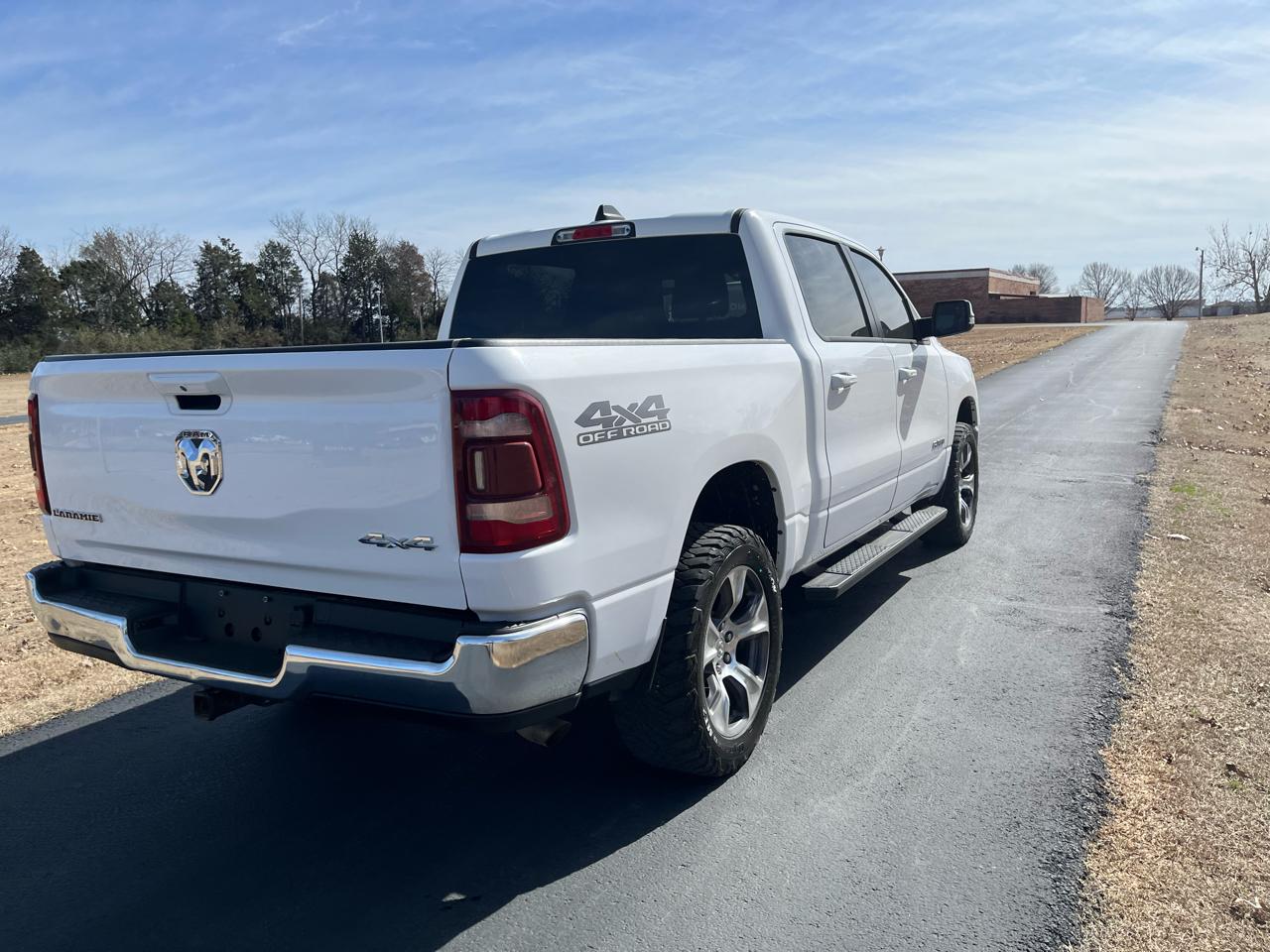 RAM 1500 Laramie 4x4 Crew Cab 5'7" Box 2023