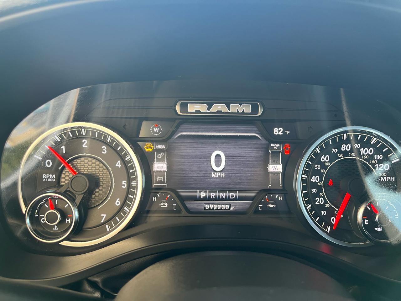 RAM 1500 Laramie 4x4 Crew Cab 5'7" Box 2023