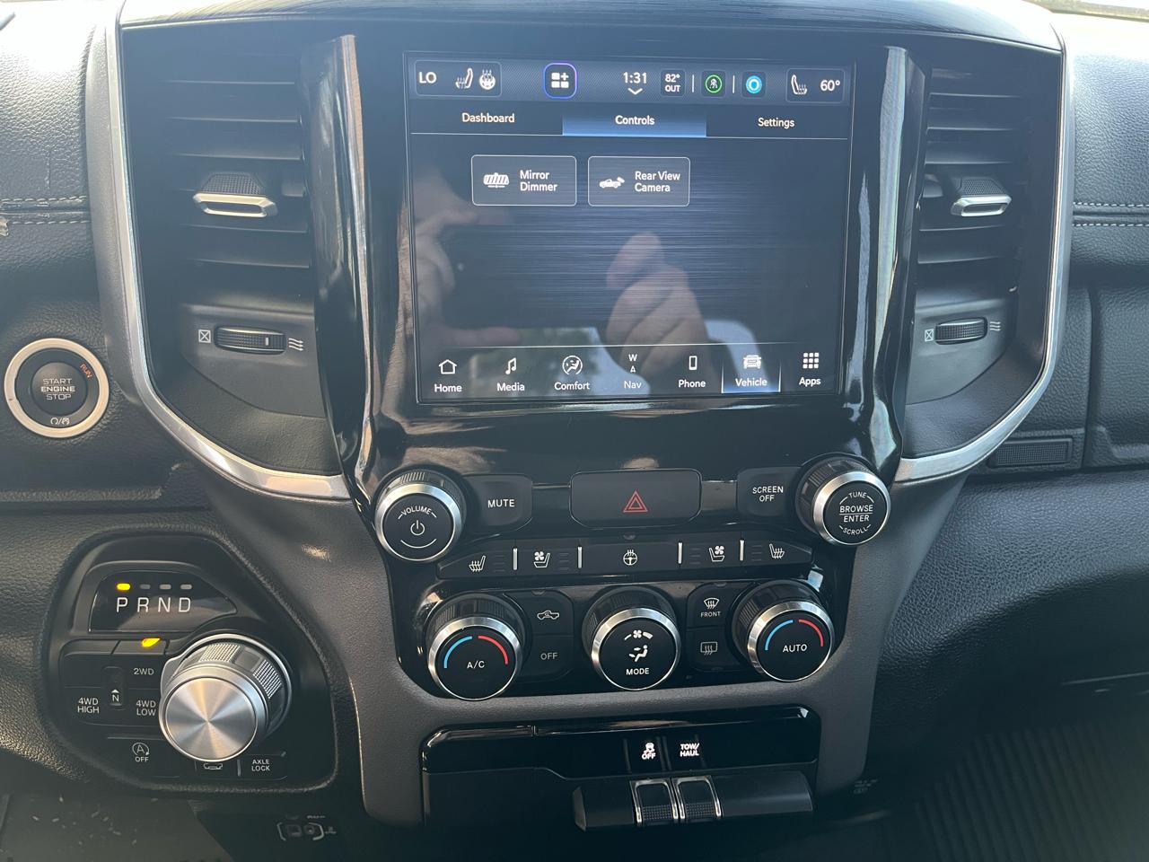 RAM 1500 Laramie 4x4 Crew Cab 5'7" Box 2023