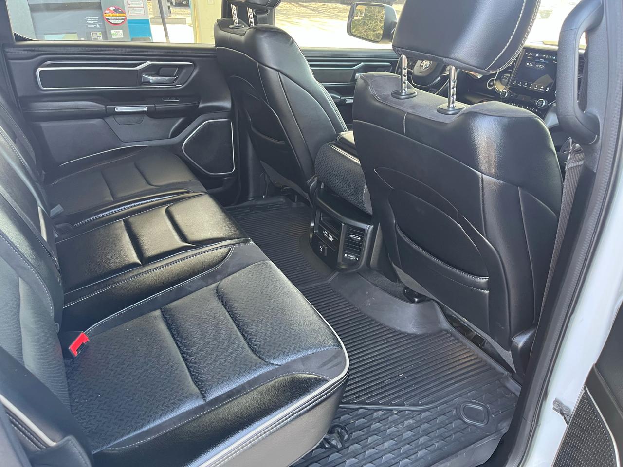 RAM 1500 Laramie 4x4 Crew Cab 5'7" Box 2023