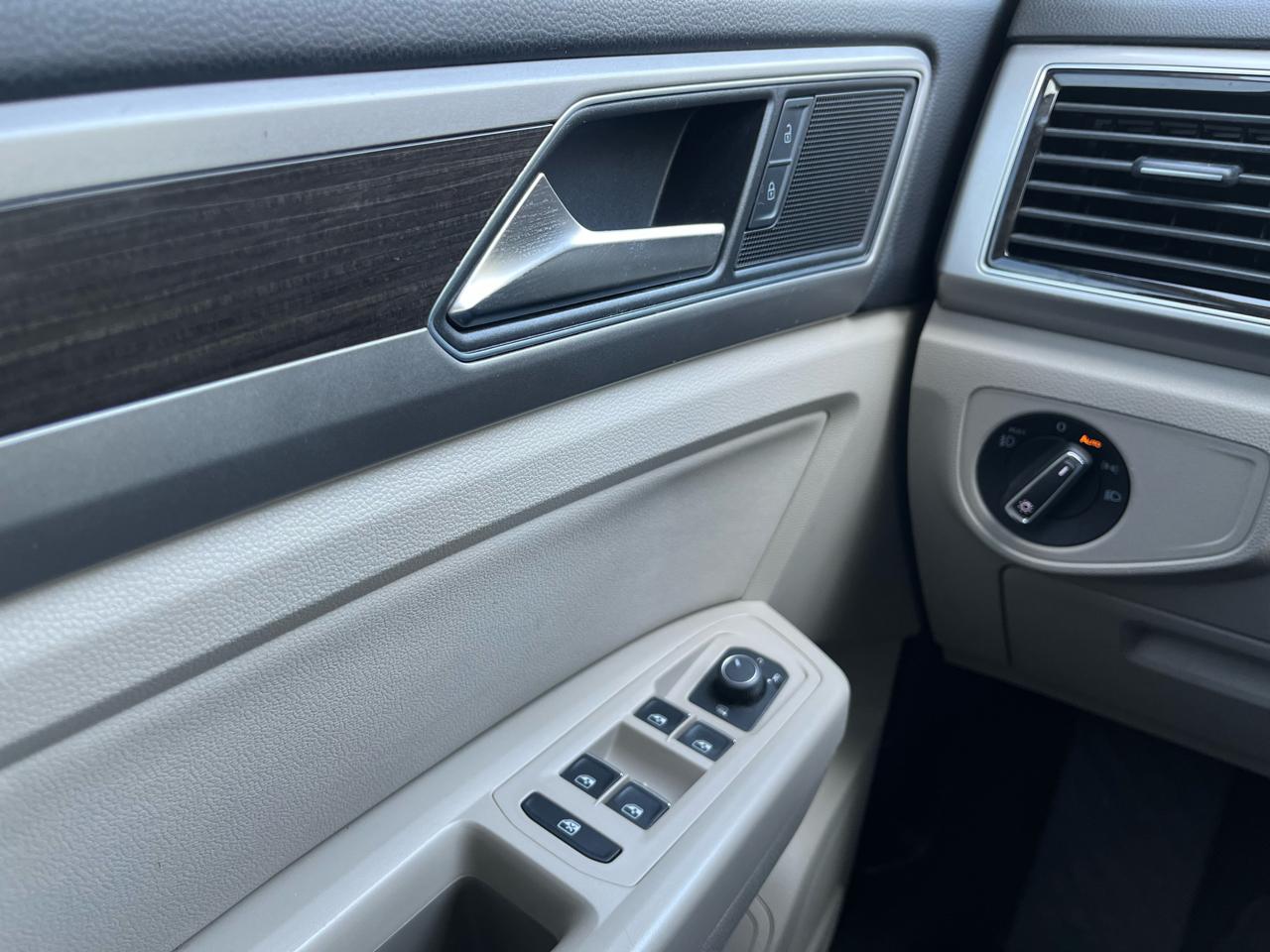 Volkswagen Atlas 3.6L V6 SEL FWD 2019