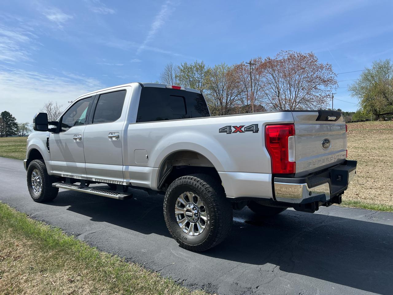 Ford Super Duty F-250 SRW King Ranch 4WD Crew Cab 8' Box 2017