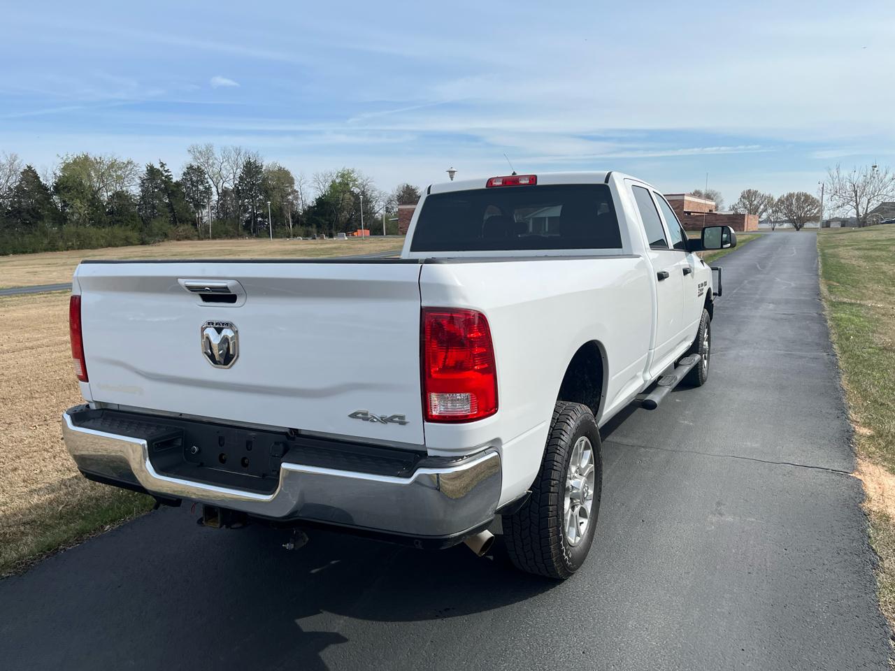 RAM 2500 Tradesman 4x4 Crew Cab 8' Box 2018
