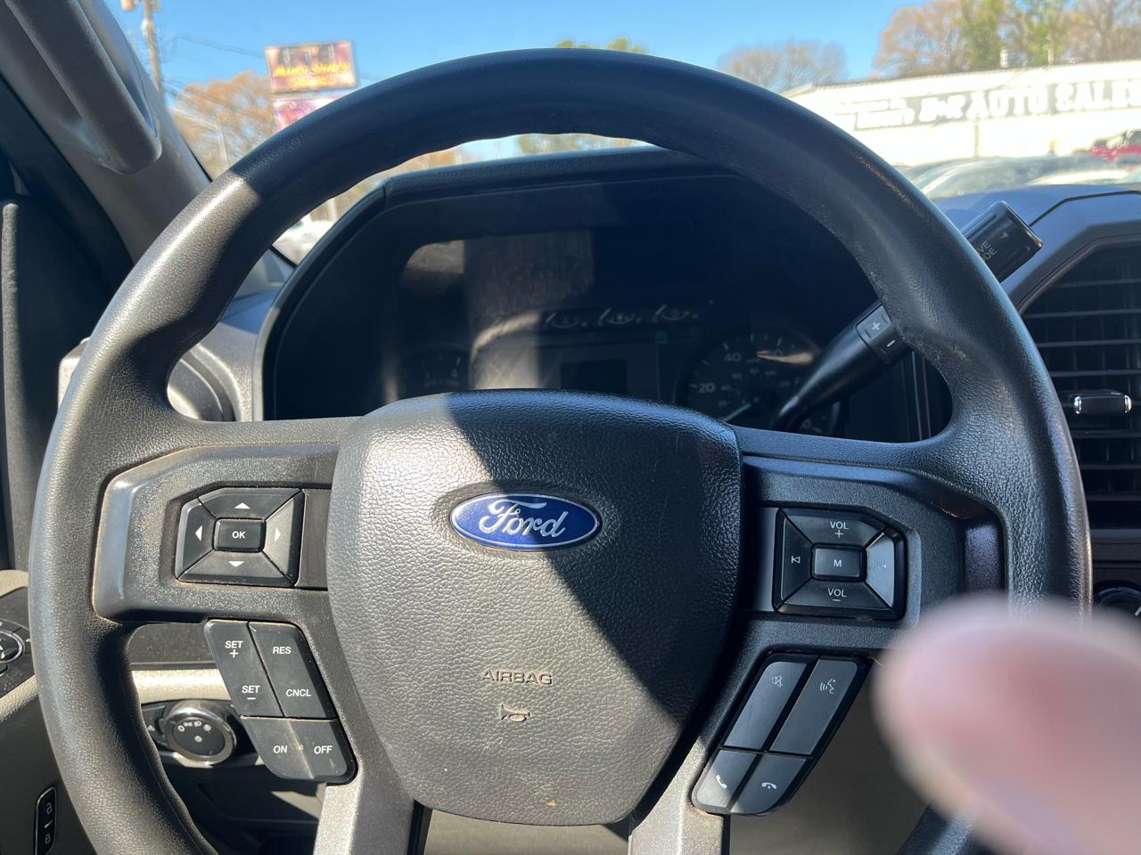 Ford Super Duty F-350 SRW 4WD Crew Cab 156" XL 2022