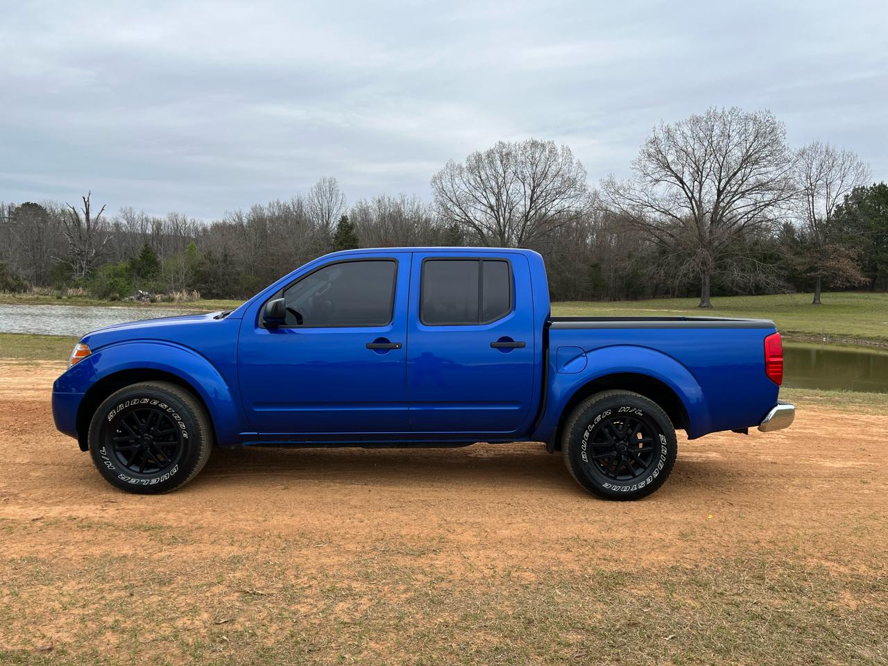 Nissan Frontier 2017.5 Crew Cab 4x4 SV V6 Manual 2014