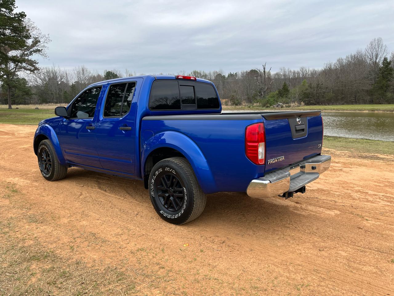 Nissan Frontier 2017.5 Crew Cab 4x4 SV V6 Manual 2014