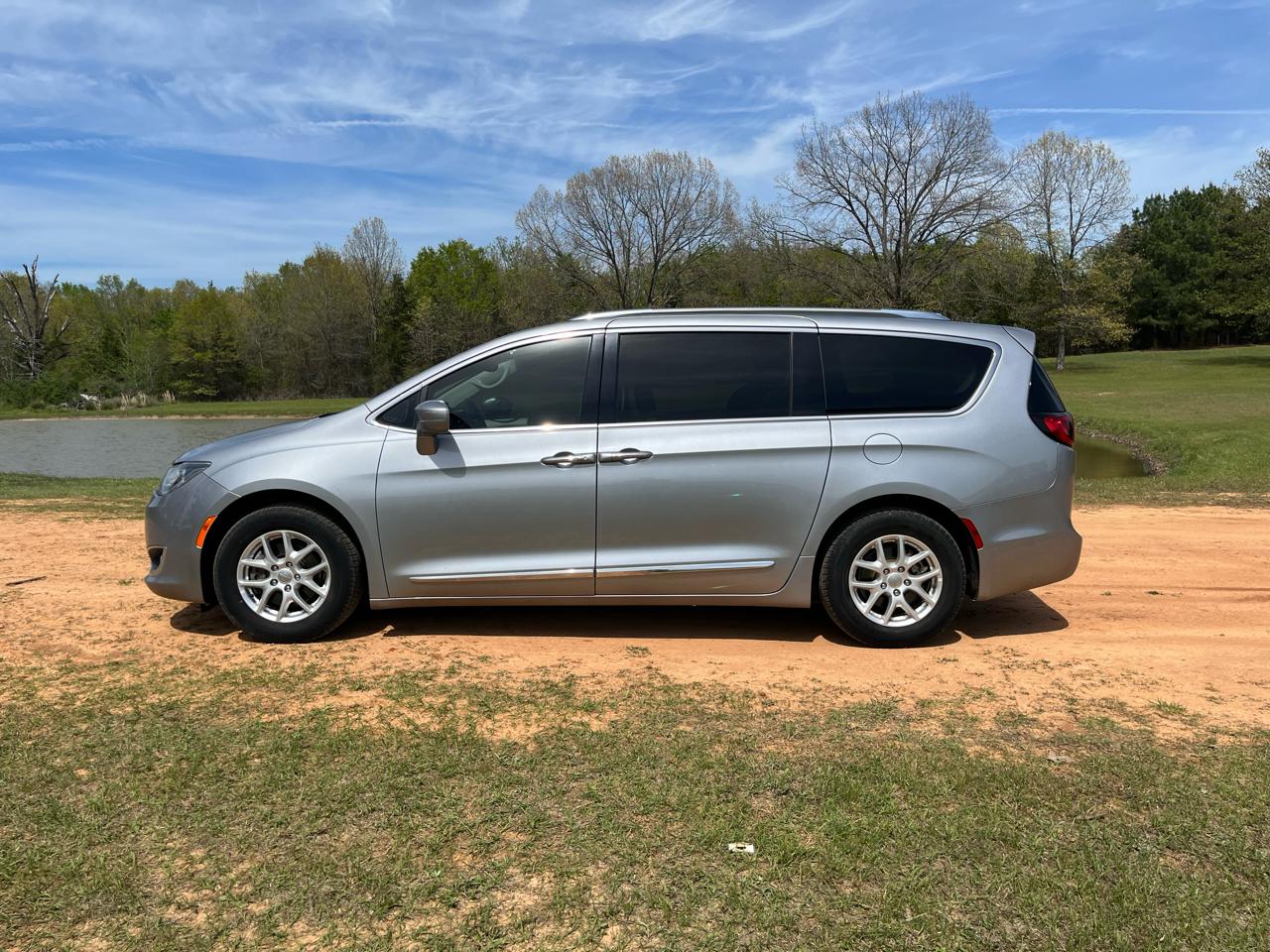 Chrysler Pacifica Touring L FWD 2020