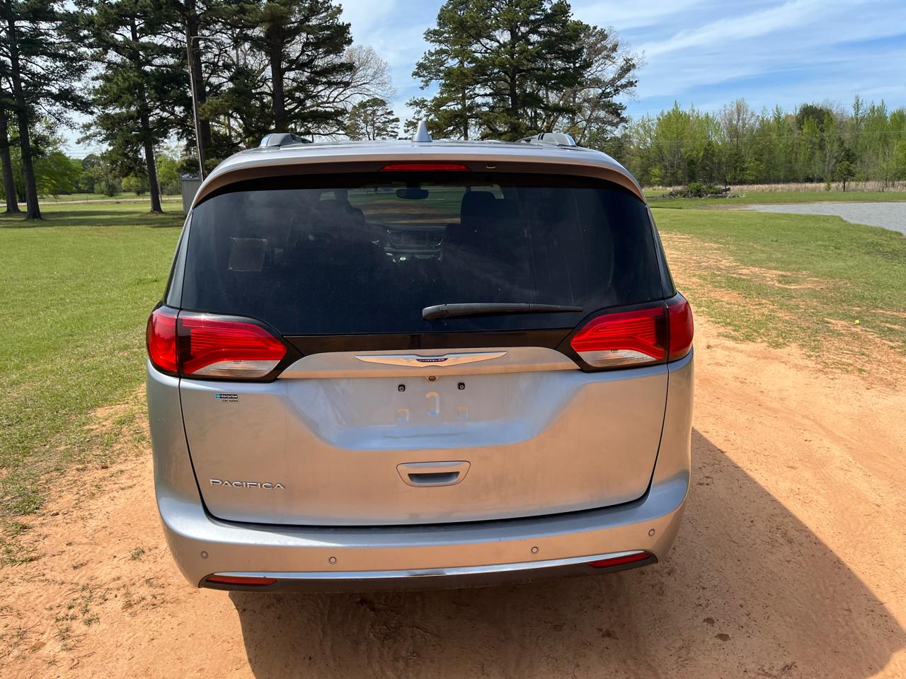 Chrysler Pacifica Touring L FWD 2020