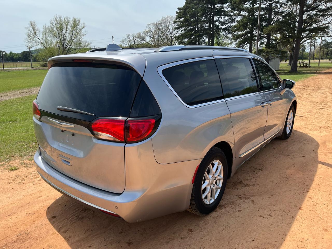 Chrysler Pacifica Touring L FWD 2020