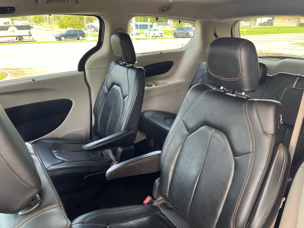 Chrysler Pacifica Touring L FWD 2020