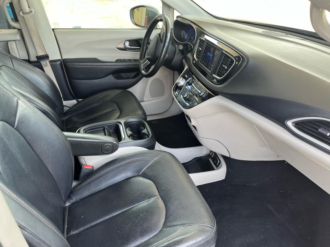 Chrysler Pacifica Touring L FWD 2020